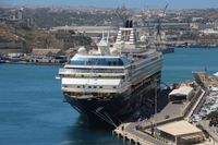Mein Schiff Herz im Hafen von Valetta, Malta